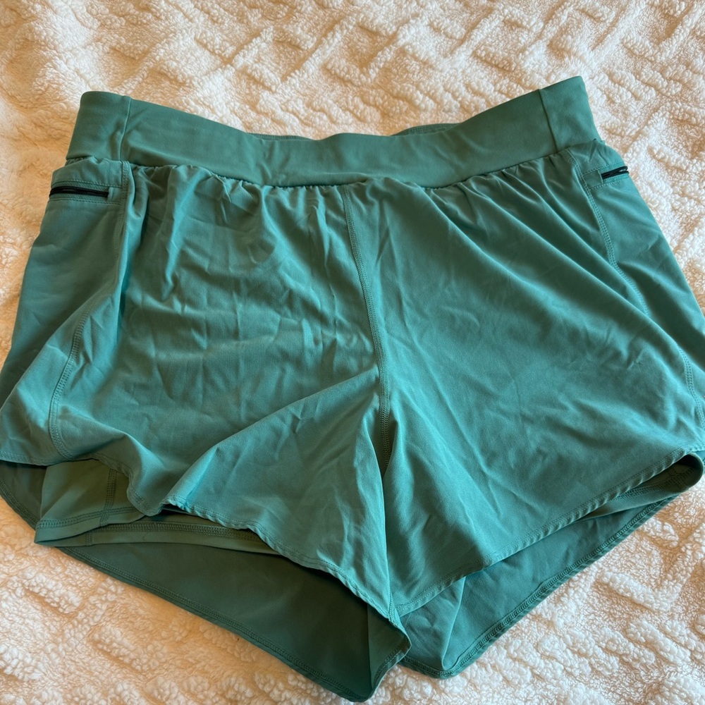 💥LAST CHANCE: donating end of week!💥 Torrid Active Shorts